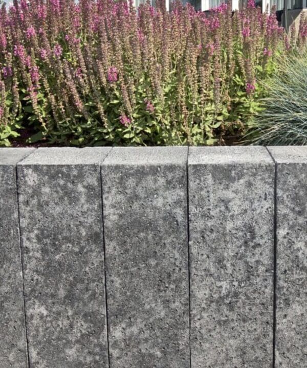 stackable elements and concrete sleepers