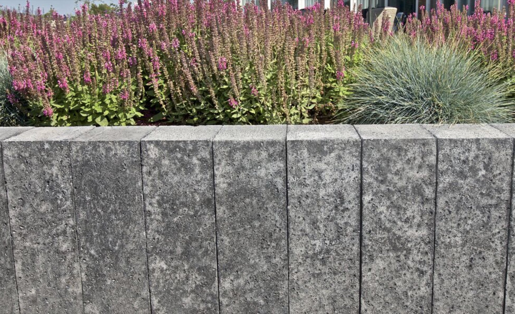stackable elements and concrete sleepers