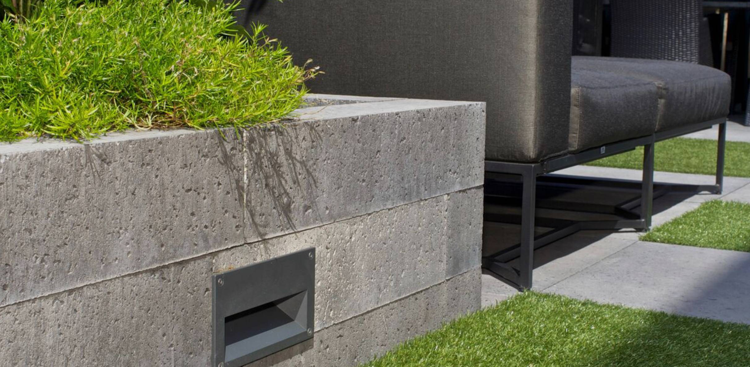 stackable elements and concrete sleepers