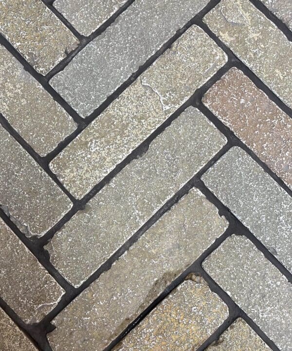 Rothwell Antique Limestone Setts