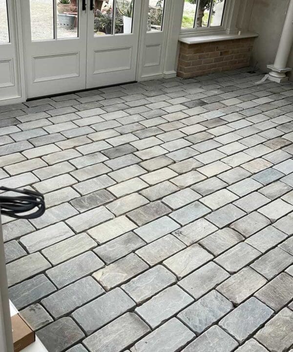 Helford Sawn & Weathered Setts
