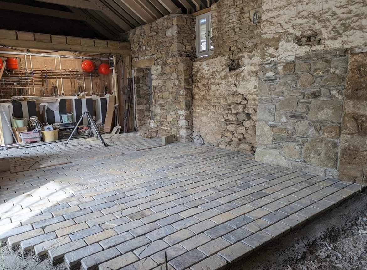 Helford Sawn & Weathered Setts