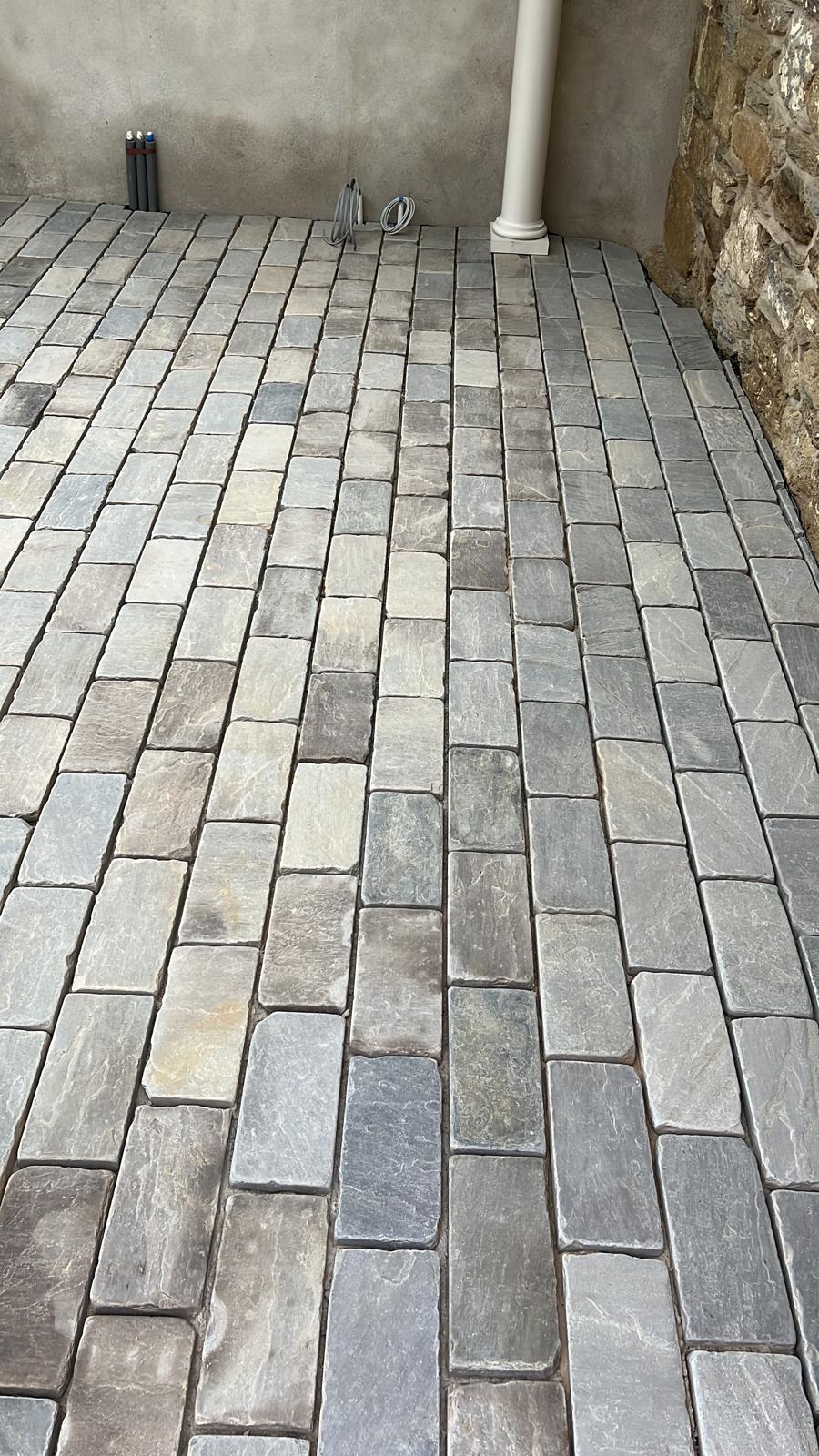 Helford Sawn & Weathered Setts