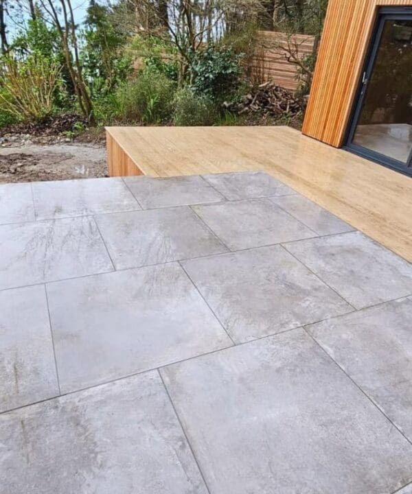Evoke Blau slabs on a balcony