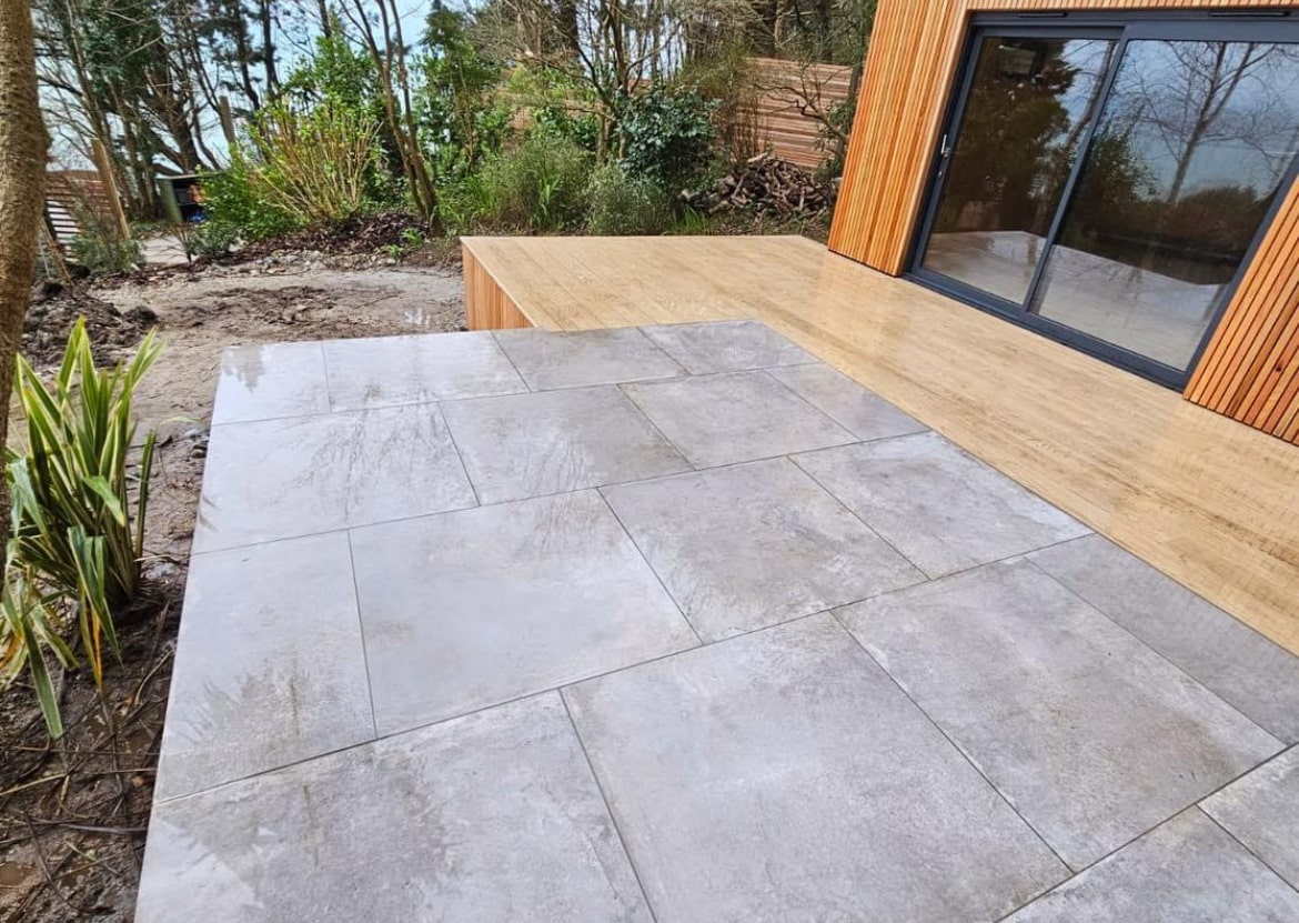 Evoke Blau slabs on a balcony