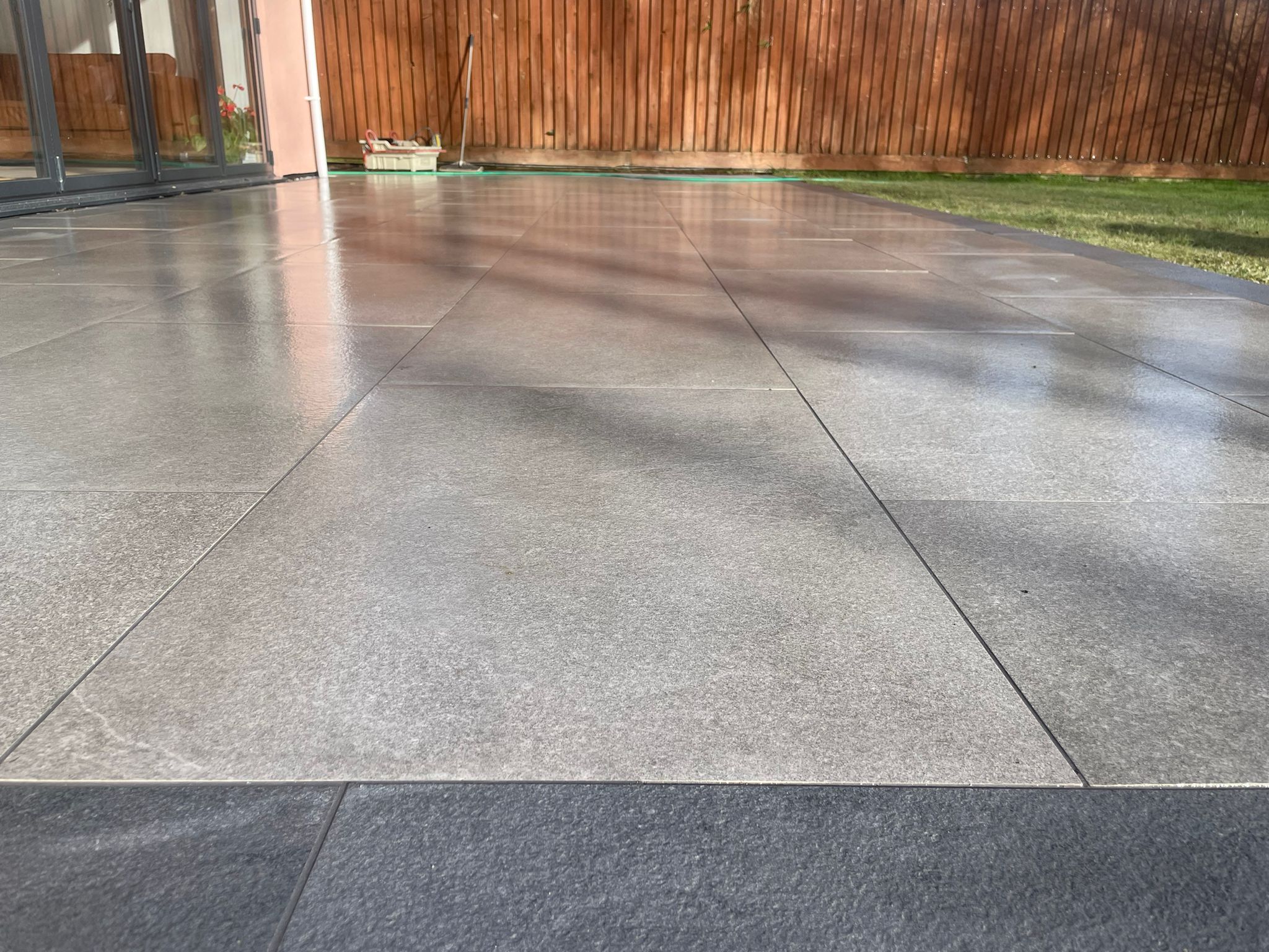 Avenida Gris paving