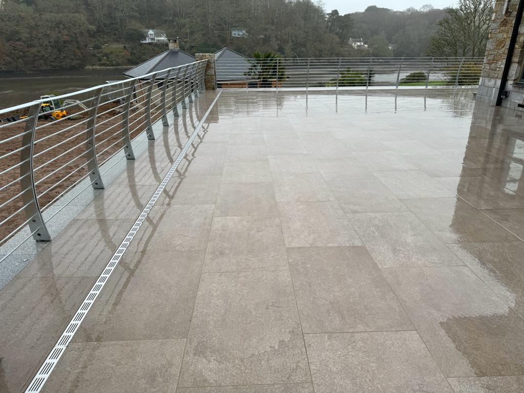 Avenida Tortora paving